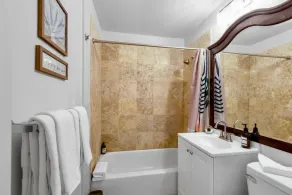 1803 Renton · 2b1b Sweet Suite @Renton 10 mins to SeaTac airport - Image 2