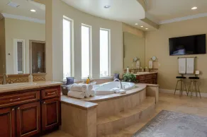 Sunset Manor: Luxury Wine Country Estate; Pool, Views, Steps to Wilson Creek - Image 2