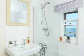 Architect designed brand new Cornish cottage in Mousehole - Image 4