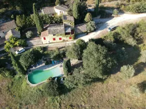 Mas with swimming pool and pool house - Image 4