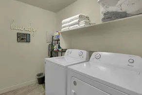 ⭐️ Private Luxury Apt ⭐️ Fast WiFi ⭐️ 4K HDTV ⭐️ Hill AFB - Image 2
