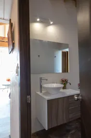Romantic Minihouse with Lake - Image 5