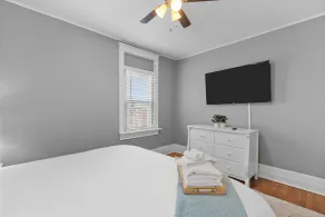 Spacious 2 BR Balcony Hideaway - Image 4