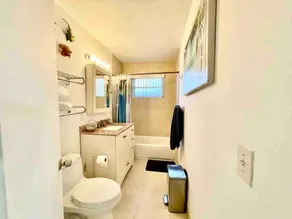 Work & Family Retreat: 3BR w/ Heated Pool, Fast Wi-Fi, Near Airport, Hard Rock - Image 3
