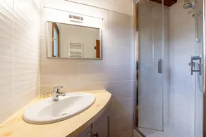 Ferienwohnung 'L'Hermine, Piscine Et Aire De Jeux' mit Bergblick, privater Terrasse und WLAN - Image 3