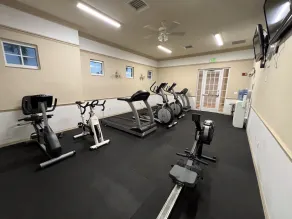 Regatta at Vanderbilt is an upscale condo - a 7 minute walk to the beach! - Image 4