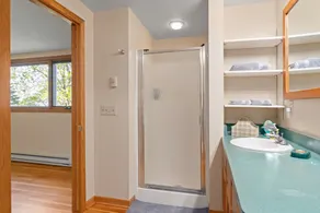 4 bed house on the shore of Lake Michigan - Image 5