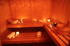 Villa with year-round heated indoor pool - Image 2