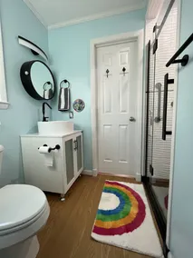 Family and Pet Friendly, steps from the beach - Image 4