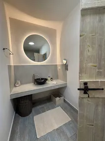 Villa Seashore: Dreamy villa by the sea side with heated pool - Image 5