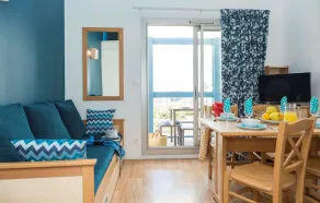 Studio Avec Balcon Privé | Accès Piscine + Wi-Fi Gratuit - Image 5