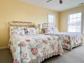 Huge 4 Bedroom, Beach Block Condo with Pool and 3 Parking Spaces. - Image 5