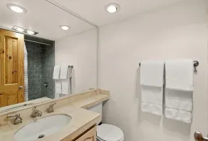 Chateau Eau Claire Unit 8, Riverfront Condo, Walking Distance to Town - Image 5