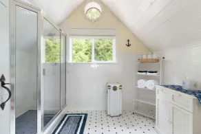 NEWLY Renovated Anchor House | Rooftop Patio | Pet Friendly | 3min Walk to Beach - Image 5