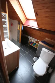 Cottage na beira do rio Doubs e bikeway Euro 6 'casa imperfeito' - Image 4