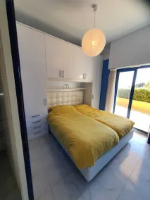 Waterfront apartment - Image 4