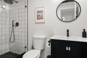 Hunter Bungalow - Luxury Cabin, Kid-Friendly - Image 5