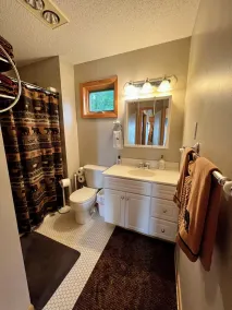 Lakeshore cabin - Image 4
