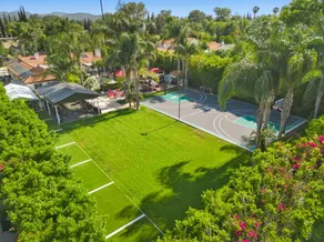 Erwin Estate - A Perfect Blend of Modern Elegance with Mid-Century Undertones - Image 2