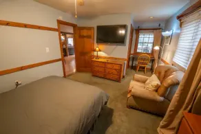 Village Home with 15 acre backyard on the river - Image 3