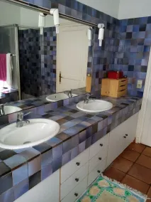 360 m² villa on 9.5 hectares of fenced land, swimming pool and pond - Image 4