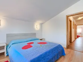 Beautiful apartment for 6 guests with WIFI, private pool, A/C, TV and terrace - Image 3