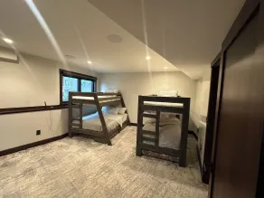 Lake house with all the amenities, sauna, steam showers, heated floors, Josh AI, - Image 5