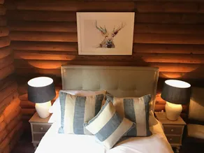 Stunning 3 Bedroom Lodge with Sauna ,Hot Tub and Lochside Leisure Deck - Image 2