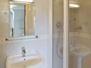 6 bedroom accommodation in Swanick, near Alfreton - Image 5