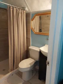 Newly renovated studio bungalow six minutes walking distance from the DE Bay - Image 3