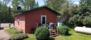 Bear Den Cabin a quaint non smoking cabin  Single Bedroom- Sleeps 4 Comfortably - Image 4