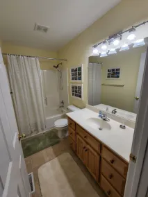 Single Level Lakehouse Retreat - Image 4