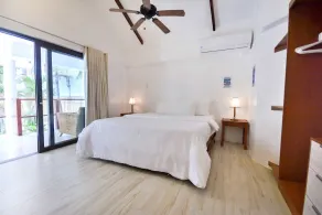 A private space on the white beach with 5 large rooms and beds - Image 4