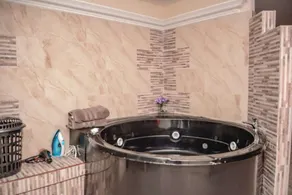 Two Bedroom Balcony AC Hot Tub 50 meg wifi - Image 3