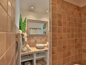 Inside Gordes-Appartamento-Appartamento-Bagno privato con doccia - Image 2