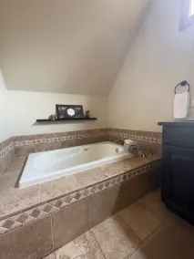 Beautiful 3+BR Lakefront Home on Lake Santeetlah - Sleeps 10 - Image 5