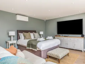 Charming Bosham Garden Lodge - Pass the Keys - Image 5