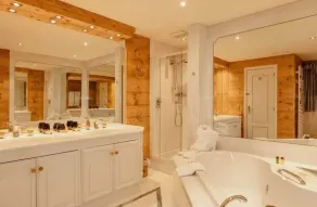 Luxurious serviced Flat in TOP 5 Star Park Hotel - Image 2