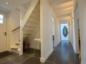 Luxury holiday home with enclosed garden - Image 2