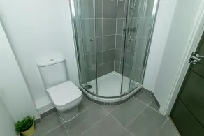 Executive Apartment Close to Train Station - Image 3