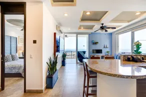 Signature Pinnacle - Luxury Condo with Ocean Views - Image 5