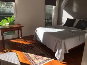 Spacious Bangalow Apartment for short and longer stays. - Image 3