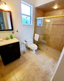 Beautiful Saltwater Canal House - Image 5