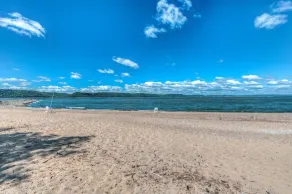 2BR Condo Near Lake w/ Sunny Bedrooms - Moonbeam - Image 4