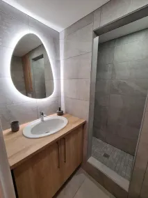 Appartement au Calme Dans Residence Avec Piscine, Entouré de Foret - Image 3