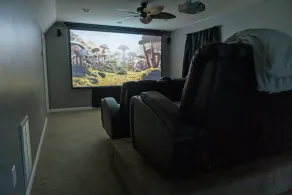 Spacious 5 bedroom w game room, theatre, and sauna - Image 2