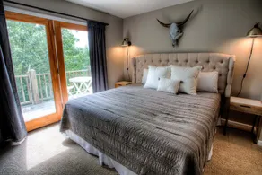 MonTreat Yourself | Luxurious Mountain Escape with Hot Tub and Game Room - Image 5