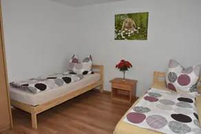 King cottage in the center - Image 3