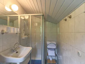 Cozy Holiday Home in Piesendorf near Ski Area - Image 2