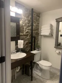 Renovated historic stone house very close to the Potomac River - Image 3